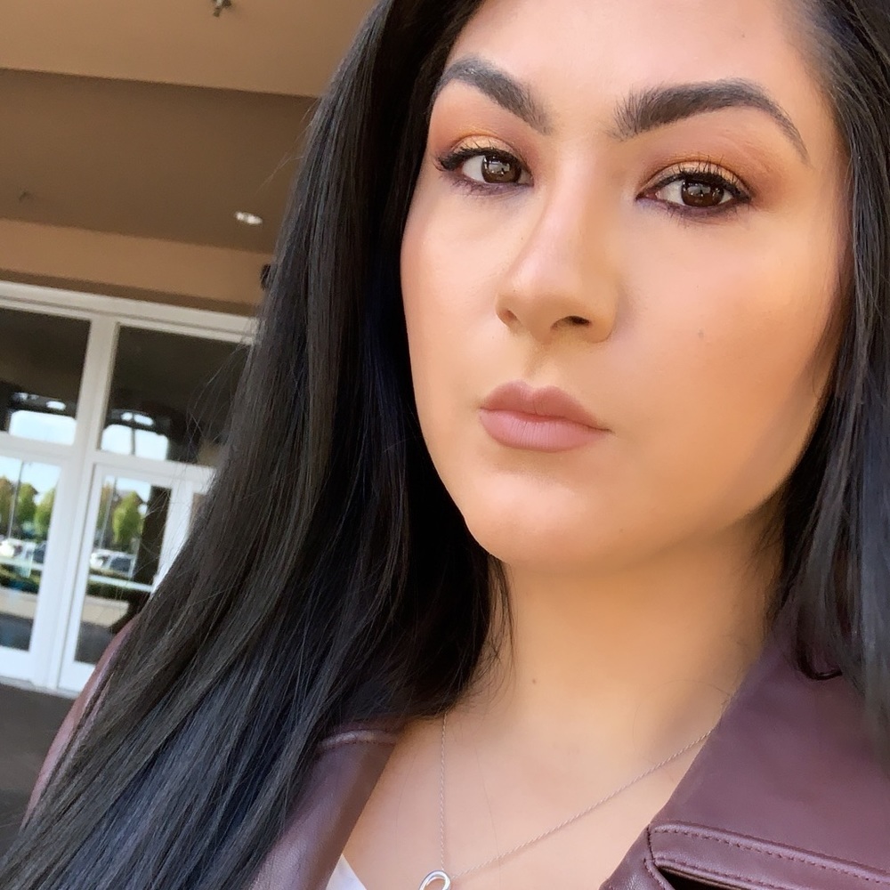 Meet your Posher, Alejandra